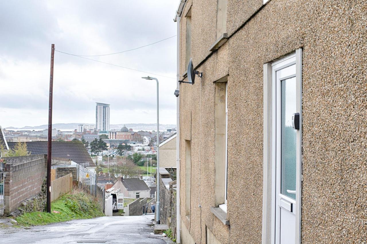 Parking, Smart Tv'S In All Rooms, Central Location Swansea Exteriér fotografie