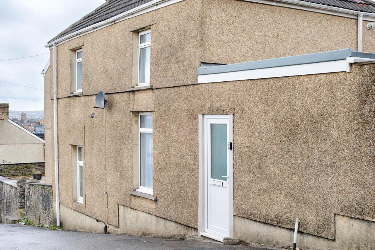 Parking, Smart Tv'S In All Rooms, Central Location Swansea Exteriér fotografie